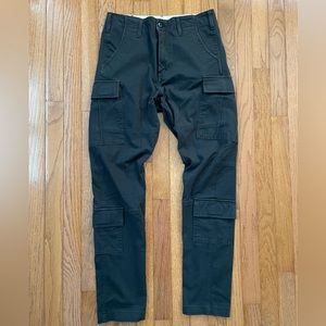 Black Levi’s Cargo Pants, 30 W